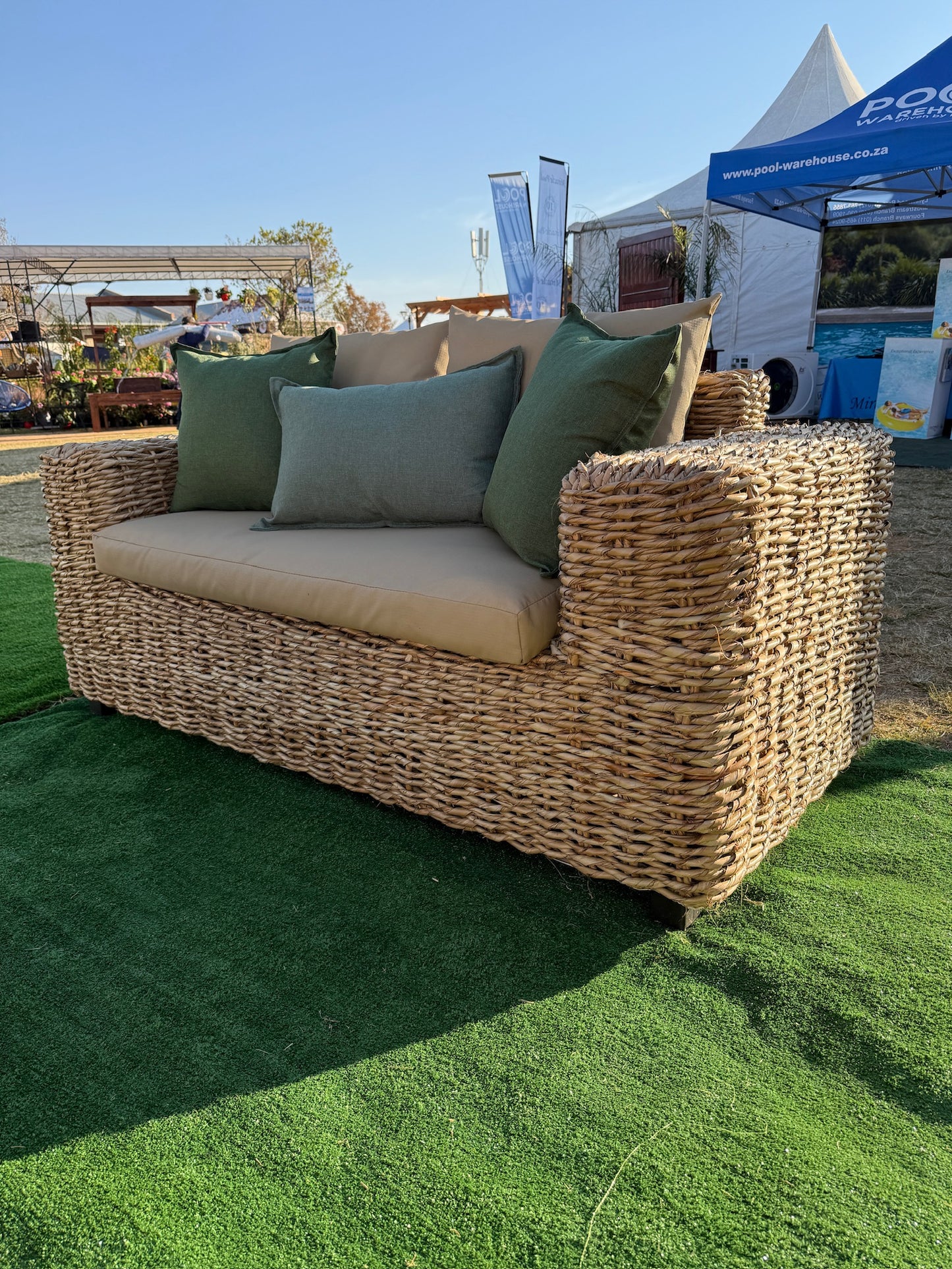 Luxe Line Serenity Set: 2-2-1-1-Table