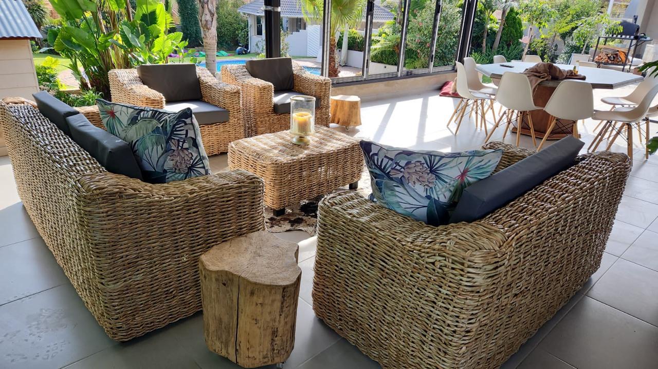 Artisan Range Serenity Set: 2-2-1-1-Table