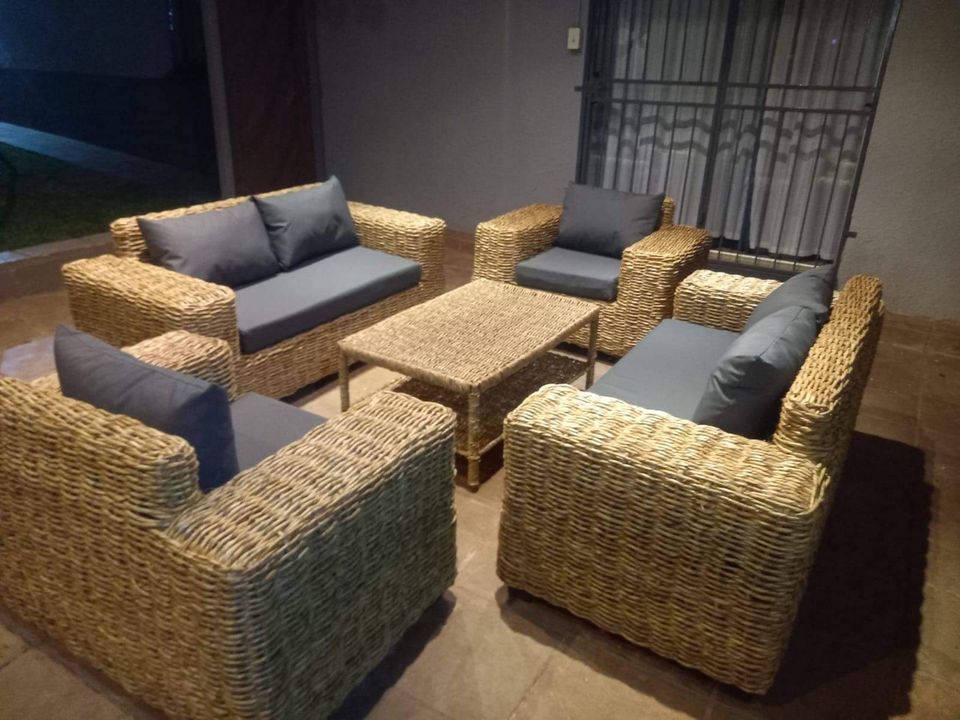 Luxe Line Serenity Set: 2-1-1-Table