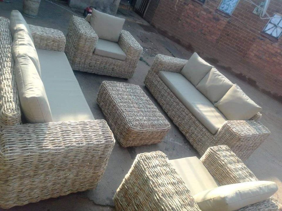 Luxe Line Harmony Set: 3-2-2-Table