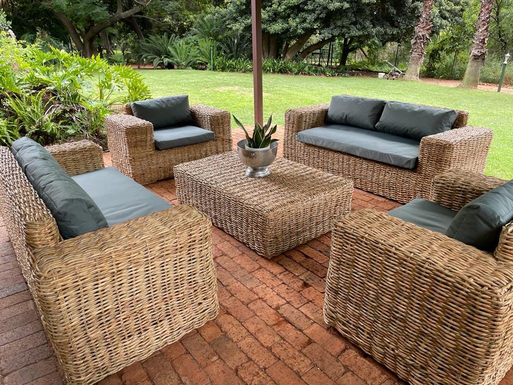 Luxe Line Serenity Set: 2-1-1-Table