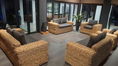 Luxe Line Harmony Set: 3-2-2-Table