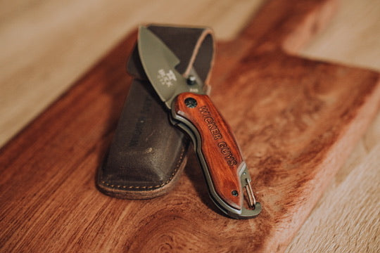 Pocket Knife with Leather Pouch